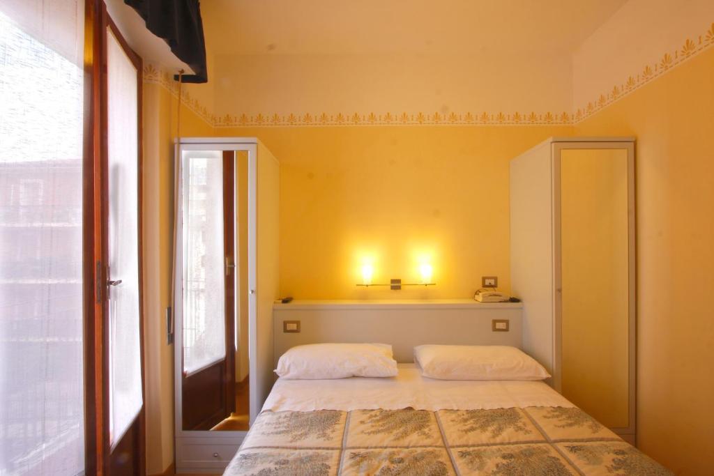 Hotel Centrale San Benedetto del Tronto Værelse billede